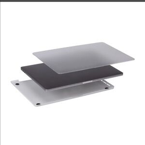 Incase 16 inch MacBook Pro clear case